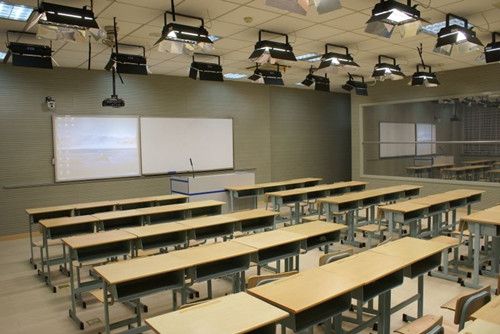 The importance of the acoustic environment and its impact on school building design